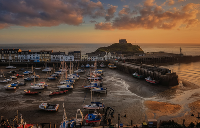 Ilfracombe Harbour, North Devon, United Kingdom - 1000 Piece Jigsaw Puzzle