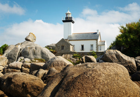 Phare de Pontusval, Bretagne, France – 1000 Piece Jigsaw Puzzle (Bluebird)