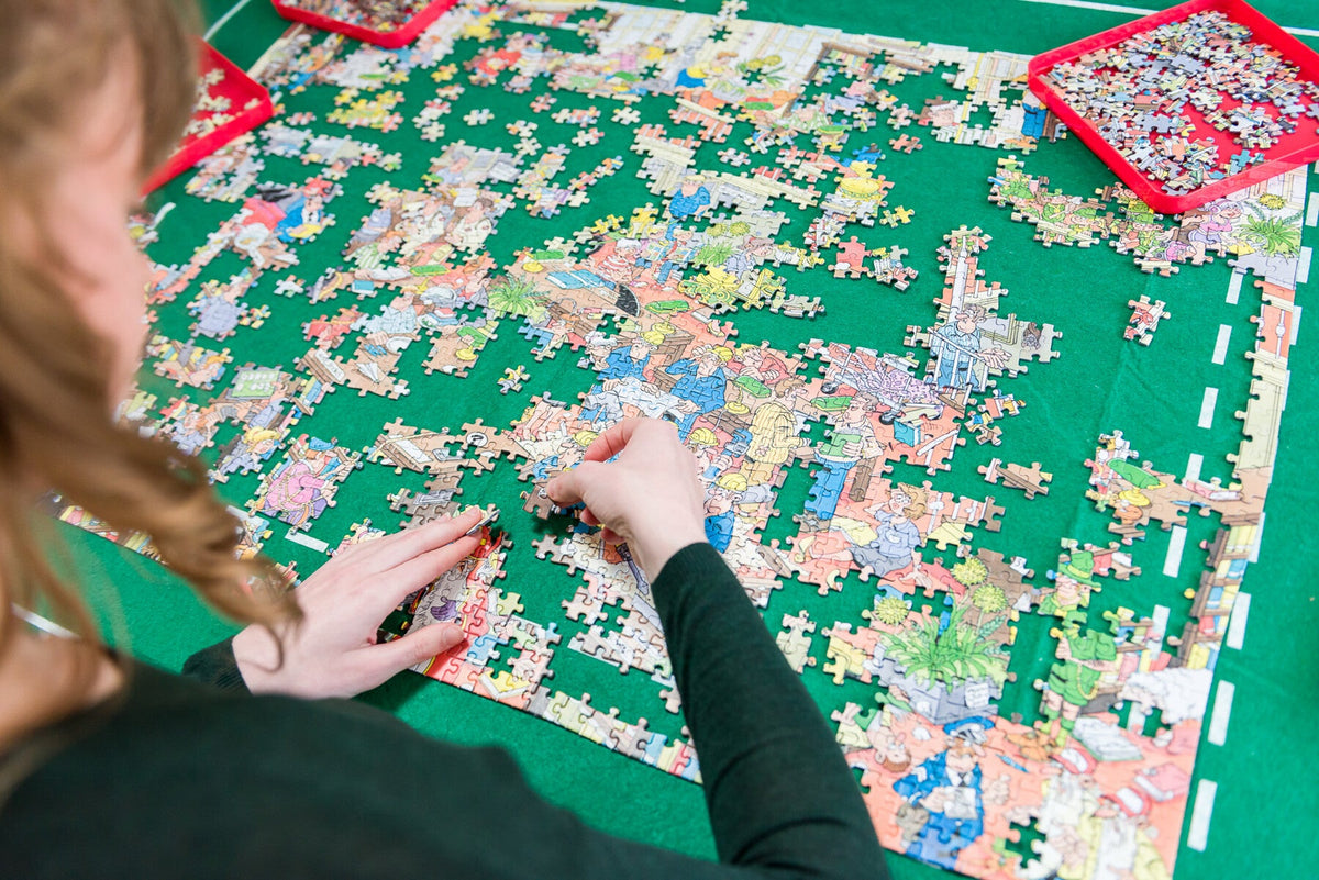 In use: Jumbo Puzzle Mates Puzzle & Roll Jigroll For Puzzles Up To 1500 Pieces