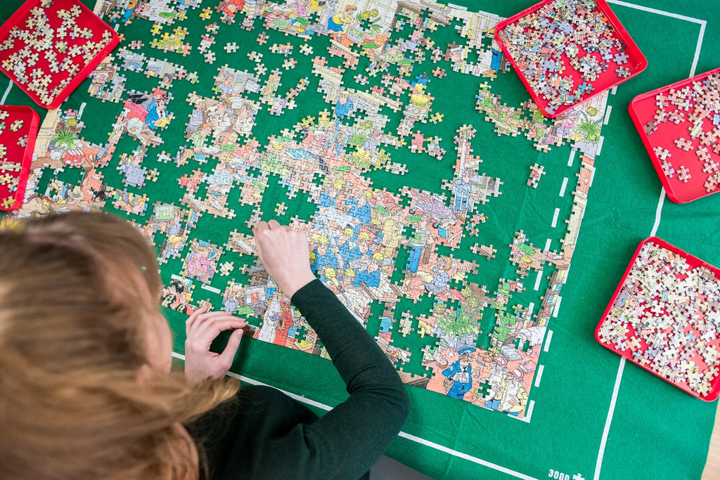 In use: Puzzle Mates Sorting Tray – Jigsaw Puzzle (Jumbo)