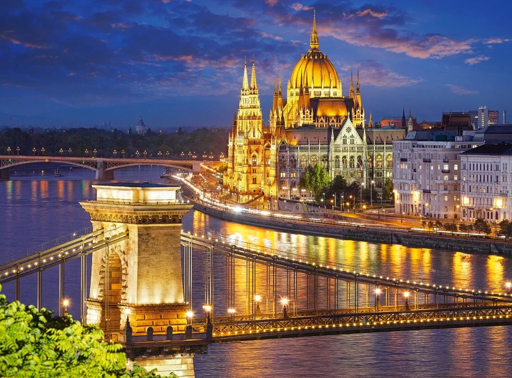 Artwork: Budapest, Hungary – 2000 Piece Jigsaw Puzzle (Castorland)