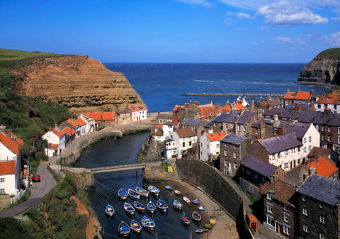 Artwork: Stunning Staithes – 1000 Piece Jigsaw Puzzle (House of Puzzles)