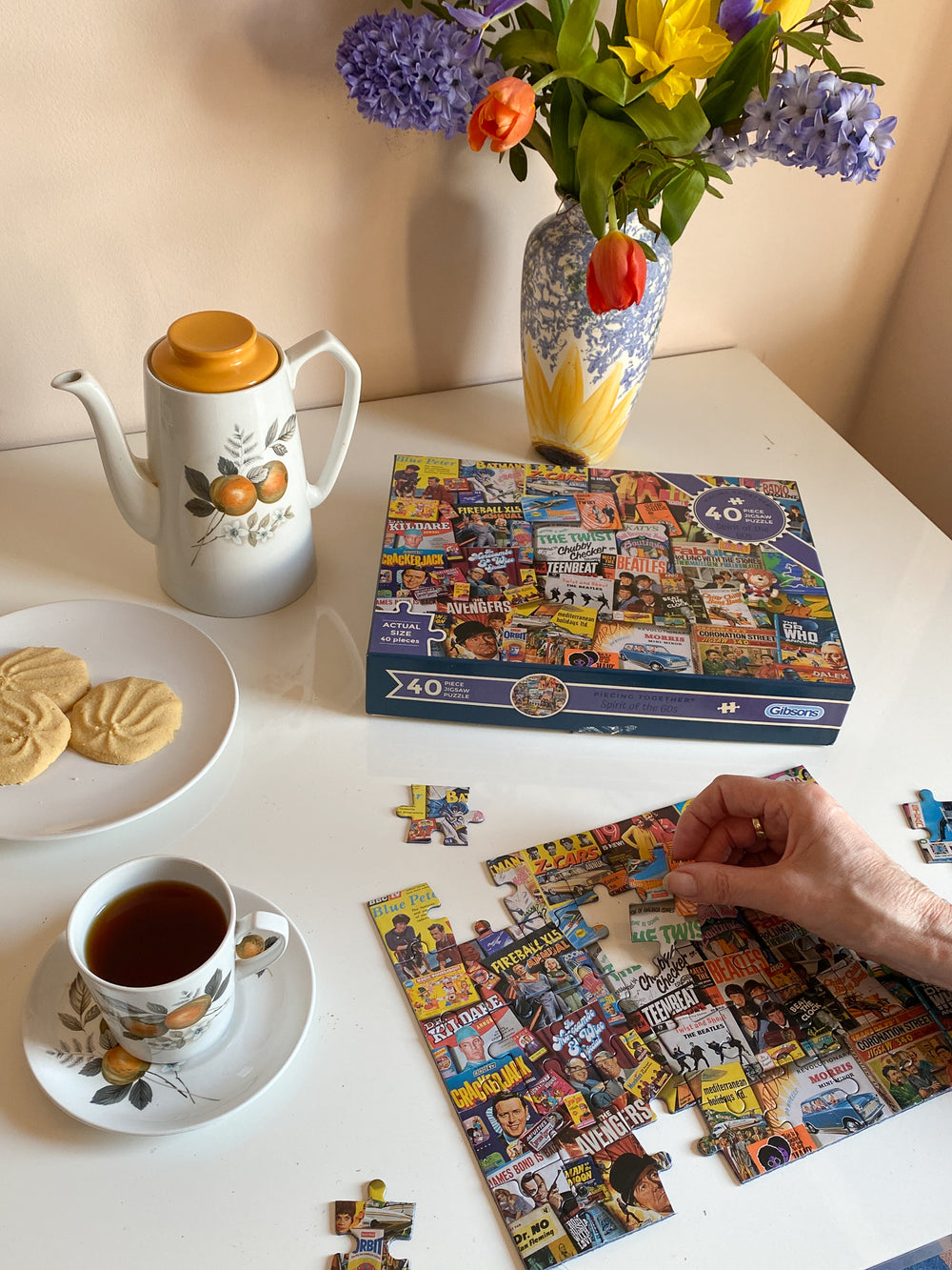 Spirit of the 60s – 40 Piece Jigsaw Puzzle (Gibsons)