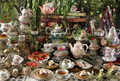 Mad Hatter's Tea Party – 2000 Piece Jigsaw Puzzle (Cobble Hill)