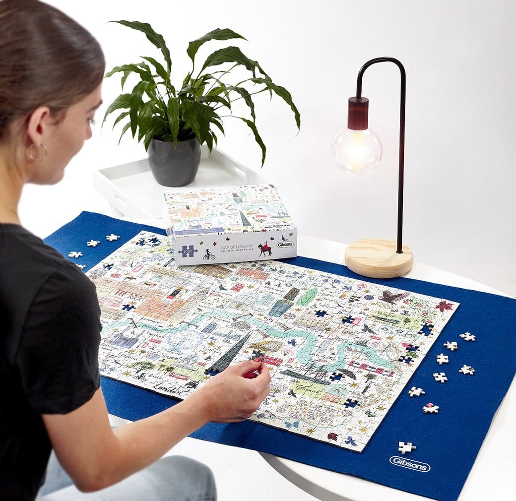 In use: Map of London – 1000 Piece Jigsaw Puzzle (Gibsons)