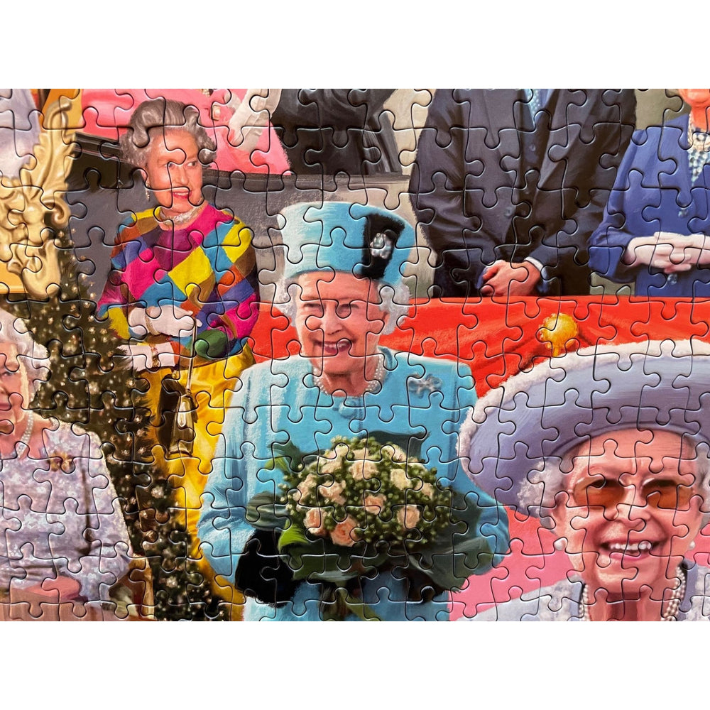 Queen Elizabeth II Commemorative Puzzle – 1000 Piece Jigsaw Puzzle (Gibsons)