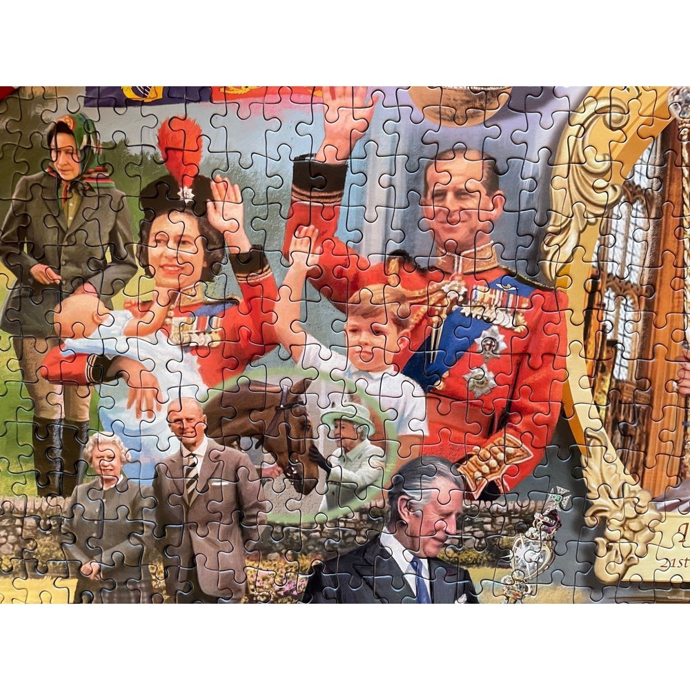 Queen Elizabeth II Commemorative Puzzle – 1000 Piece Jigsaw Puzzle (Gibsons)