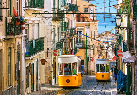 Lisbon Trams, Portugal – 1000 Piece Jigsaw Puzzle (Castorland)