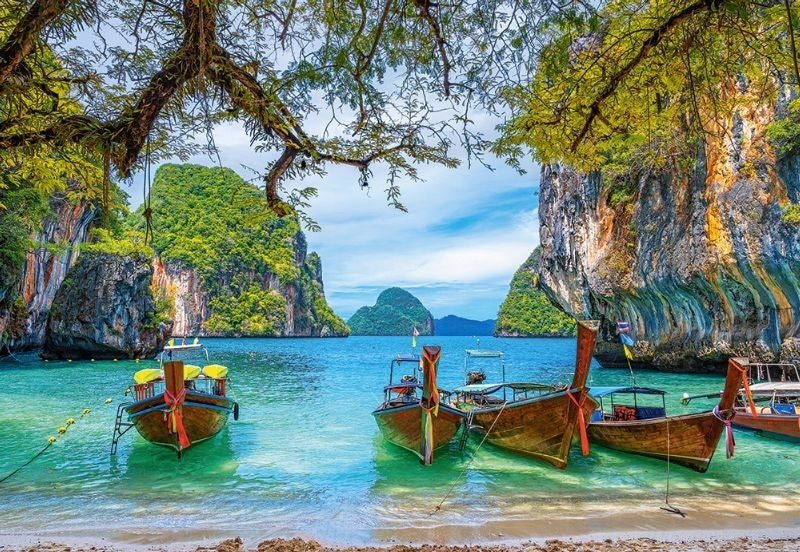 Beautiful Bay in Thailand – 1500 Piece Jigsaw Puzzle (Castorland)